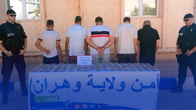 توقيف 05 أشخاص وحجز 10 كيلوغرام من الكيف المعالج