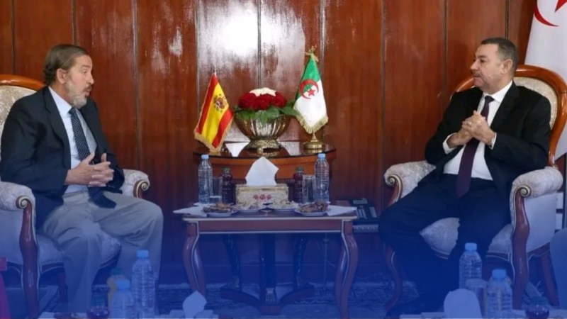 الوزير سعيود يشرف على اجتماع عمل بين المؤسسة الوطنية للملاحة الجوية وشركة “إندرا” الإسبانية