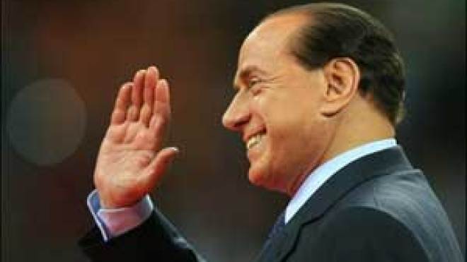 برلسكوني يحذر من مصاعب بعد فوزه بالانتخابات