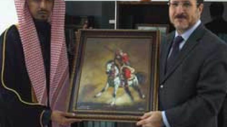 الشيخ نايف يتنقل إلى عدن لمناصرة السعودية لحضور نهائي خليجي20