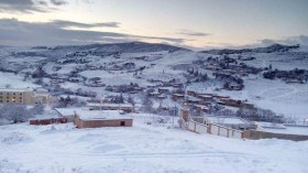 الجزائر تكتسي حلة بيضاء