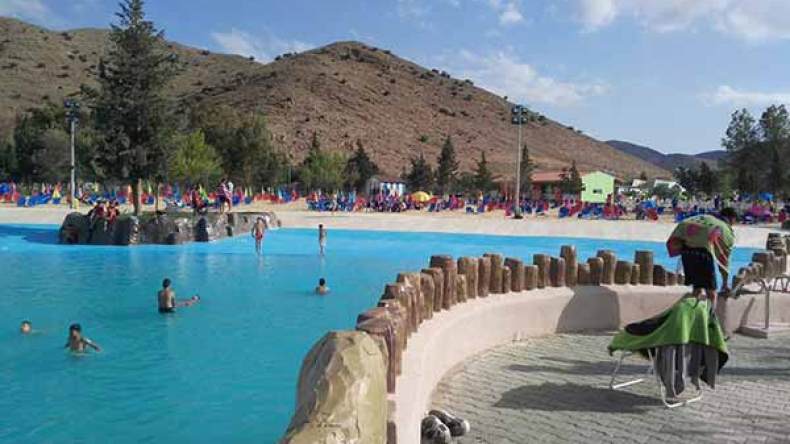 فتح شاطئ اصطناعي بالأمواج المتحركة والمد والجزر بباتنة