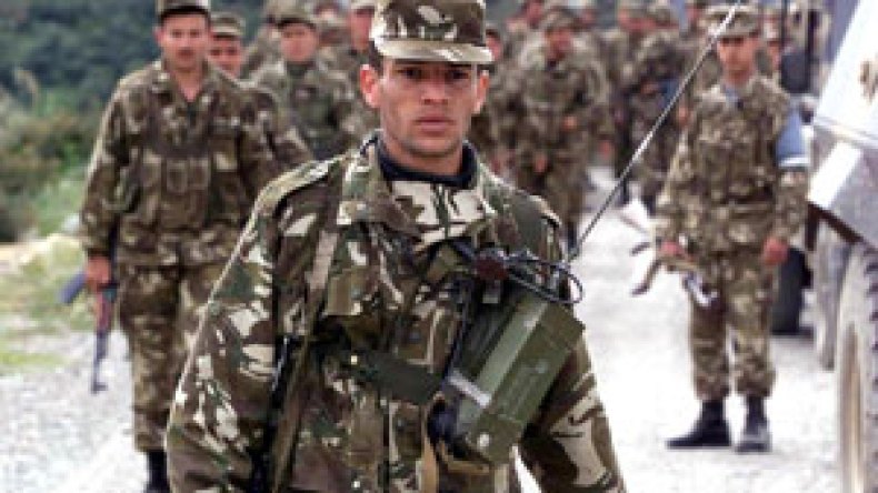 توقيف إرهابي محكوم عليه بالإعدام وحجز بارود وسيارة سرقها إرهابيون