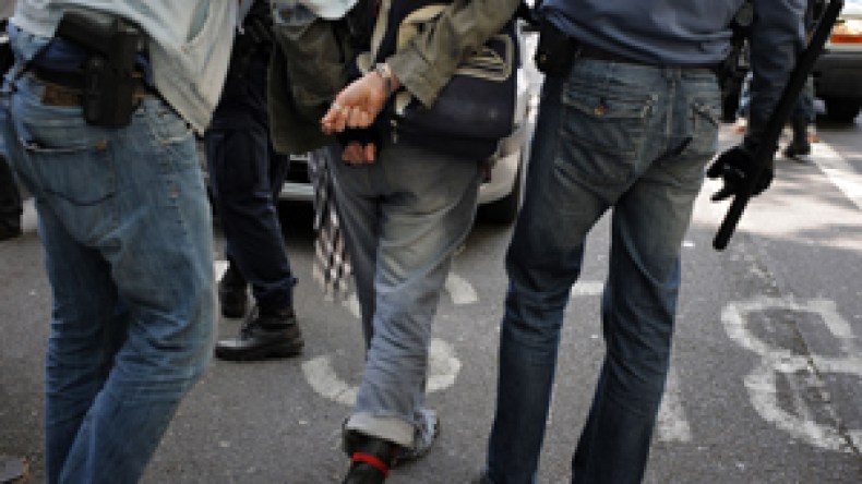 تجمع ضخم بفرنسا هذا الأحد تنديدا بقانون الهجرة ونزع الجنسية من المغتربين