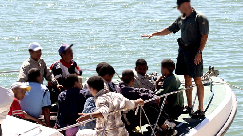 الإطاحة بشبكة لتنظيم رحلات “حرقة”