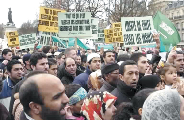 Des immigrés en France fondent le premier journal de caricatures pour défendre les Musulmans