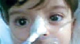 رضيع جزائري يصارع الموت بسبب خطأ طبي في الأردن