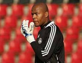 Algerian keeper Fouzi Chaouchi out against England