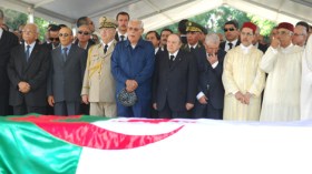 جنازة رسمية وشعبية مهيبة للرئيس الأسبق الشاذلي بن جديد