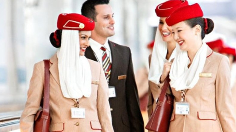 لسنا بائعات هوى.. تقديم الخمر يزعجنا وتحرشات المسافرين تحرجنا!