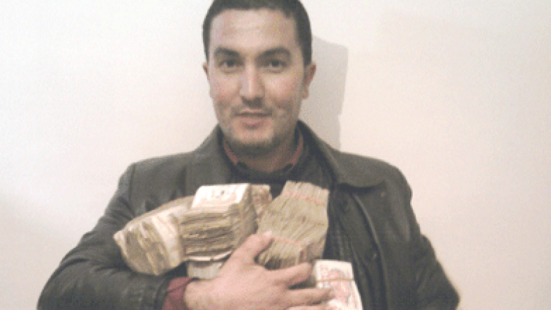 فقير يعثر على400مليون ويعيدها لصاحبها بسطيف