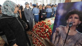 جثمان وردة يُسجى بقصر الثقافة