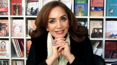 Le prix de la Femme arabe la plus distinguée 2015 décerné à  Ahlam Mostaghanemi