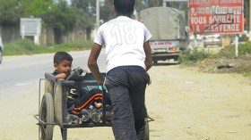 أطفال جنوب تيزي وزو يبيعون مخلفات الحديد والبلاستيك