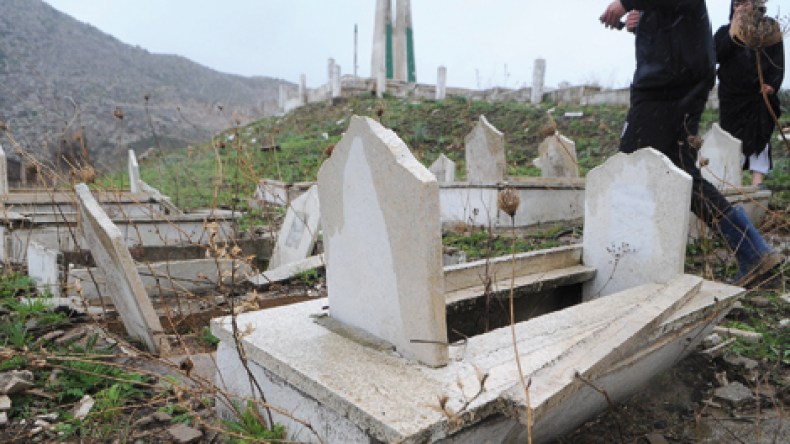 سلفيون‮ ‬يستهدفون‮ ‬الأضرحة‮.. ‬ومتصوفة‮ ‬يهددون‮ ‬بـ‮”‬الموت‮” ‬دفاعا‮ ‬عنها‮!‬