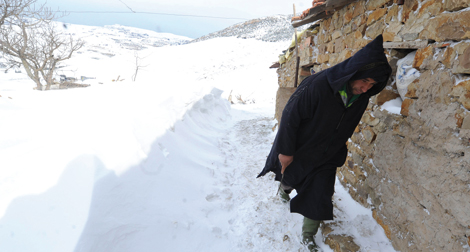 Bad weather: Food, money crisis due to snowfall