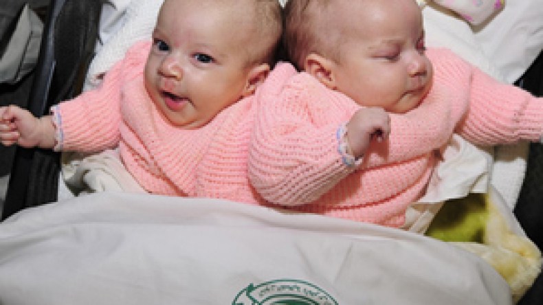 فصل التوأم الجزائري إكرام وسارة بالسعودية