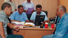 سيارة نيسان ساني من نصيب هناب حسان من  قصر البخاري