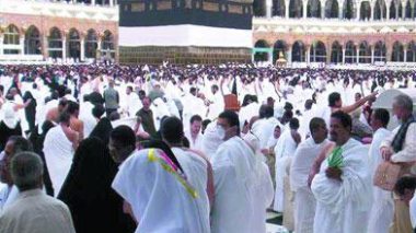 L’ambassadeur d’Arabie Saoudite révèle : « Les Algériens se classent au 1er rang mondial des demandeurs des visas-omra »