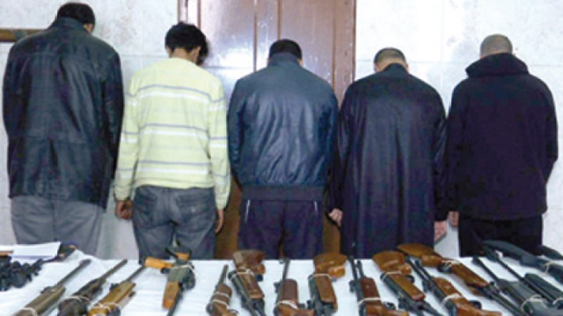 أسلحة نارية وذخيرة حربية تباع بحديقة التسلية ببن عكنون