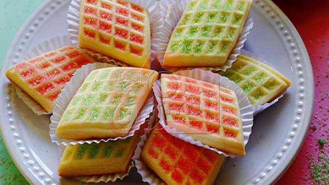 حلوى بالسكر الملون