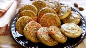 بسكويت بالقرفة واللوز