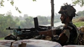 القوات الهندية والباكستانية تتبادل إطلاق النار قرب كشمير