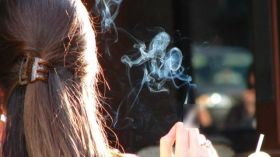 التدخين أكثر خطورة على قلوب النساء من الرجال