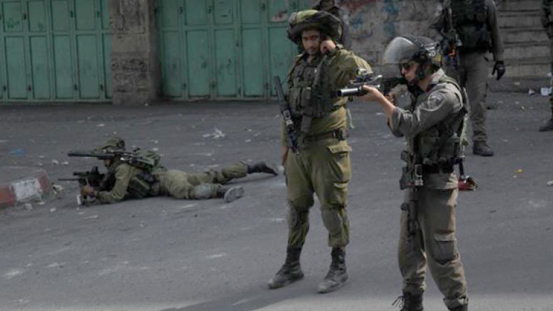 اصابة فلسطيني بنيران الاحتلال بزعم تنفيذه عملية طعن