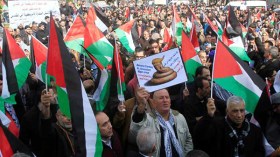 الفلسطينيون يواصلون الاحتجاج تنديدا بقرار ترامب