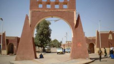 Sellal inspecte le projet de route Adrar-Aoulef
