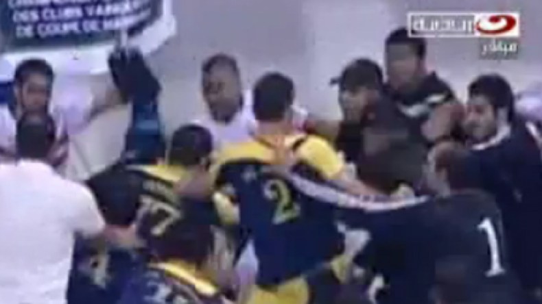 أحداث شغب في مباراة الزمالك المصري والجزيرة الليبي لكرة اليد