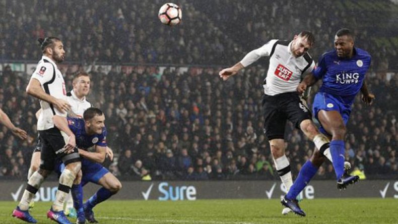 “محرز” يفتكّ الإعادة!