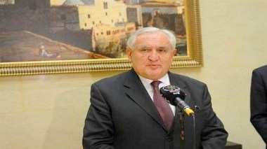 Raffarin: «La France s’est inspirée de l’expérience algérienne dans la lutte contre le terrorisme»