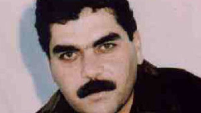 هنية يمنح القنطار جواز سفر فلسطيني