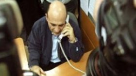 اسرائيل تخترق هواتف اللبنانيين وتحذرهم من التعاطف مع حزب الله