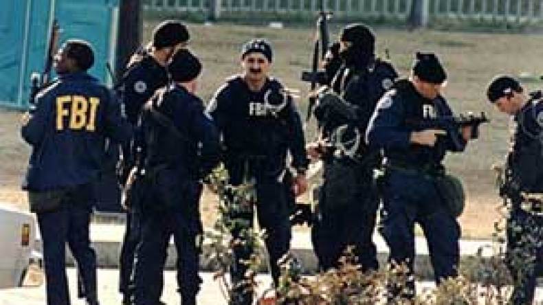 بوش يرفض تخلي الاستخبارات الأميركية عن التعذيب