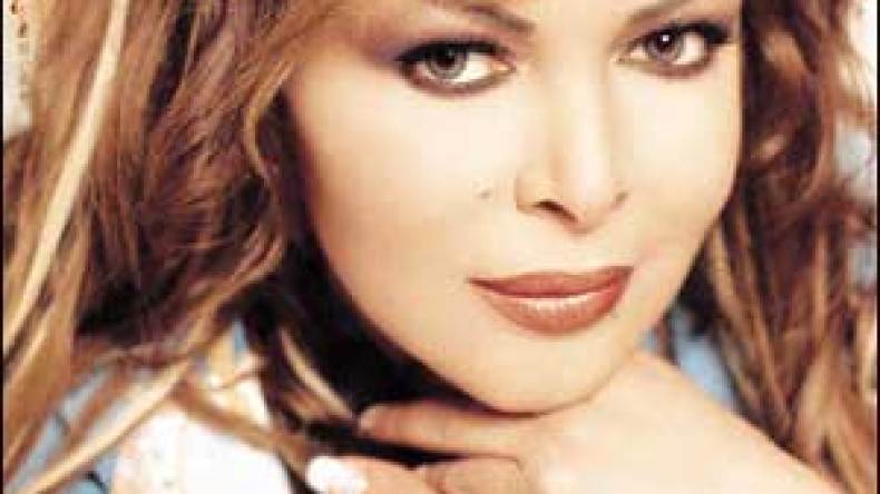 فلة عبابسة طموح ليلى غفران ضمن ثنائي غنائي