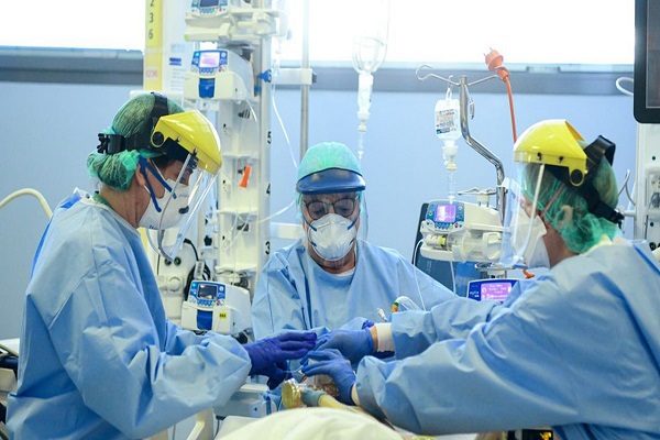 Diminution du nombre de personnes en soins intensifs en France