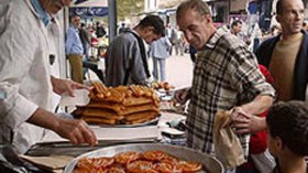جزائريون جبلوا على الكلام الفاحش حتى في رمضان