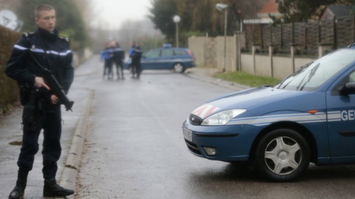 Fusillade Charlie Hebdo: les suspects retiennent un otage en Seine-et-Marne