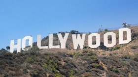 ترميم أحرف لافتة “هوليوود” العملاقة بلوس أنجلس