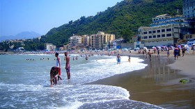 بداية موسم اصطياف “مجنون” ببجاية