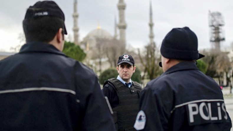 الشرطة التركية تعتقل 400 شخص يشتبه في انتمائهم لداعش