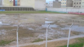 الأمطار تفضح التلاعب في انجاز الملعب البلدي بميزرانة