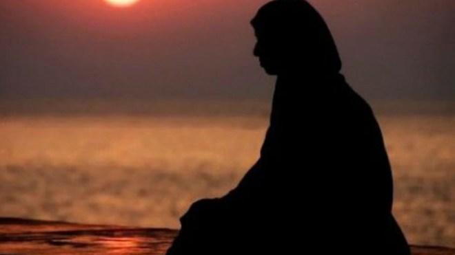 هل أصرف النظر عن الزواج لأجل أمي؟