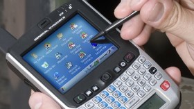 بن حمادي: إطلاق خدمة الجيل الثالث للهاتف النقال بعد تسوية ملف جازي