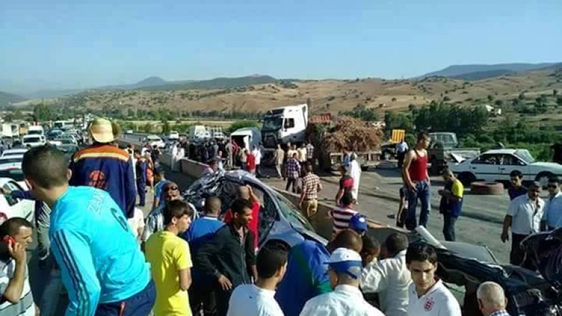 12 جريحا في اصطدام تسلسلي بين 7 سيارات على الطريق السيار بالبويرة