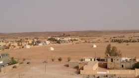 تكدس الرمال يعزل قرى ويحرمها من المؤونة والعلاج بالوادي