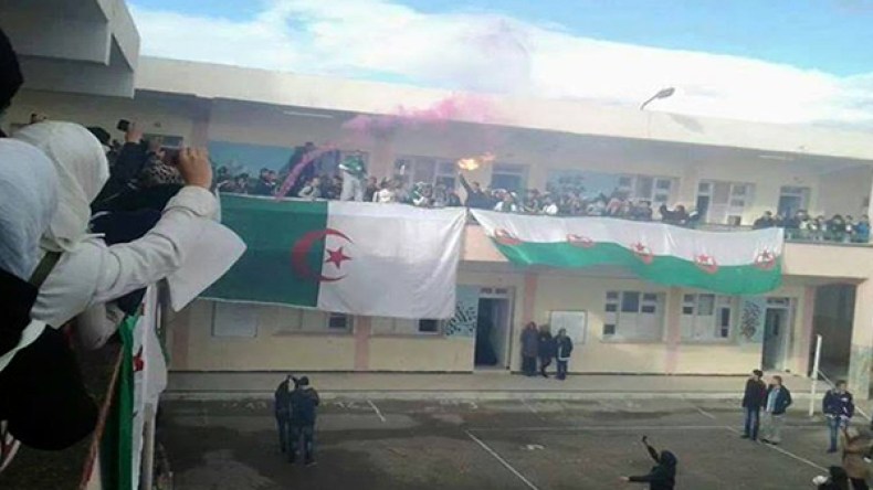 إصابة خطيرة لشاب بألعاب نارية في عينه ببئر أغبالو